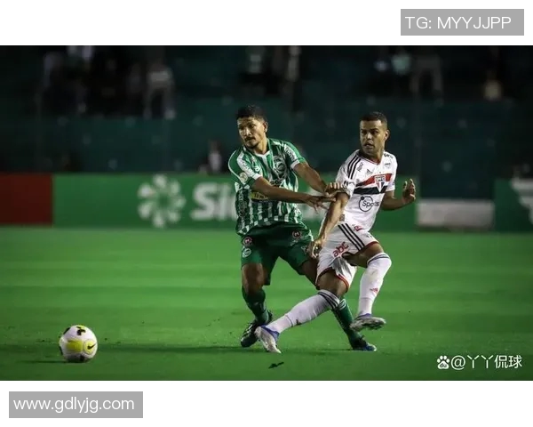 维拉诺瓦与尤文图德的精彩对决揭示足球战术的魅力与团队合作的重要性 维拉诺瓦与尤文图德的精彩对决揭示足球战术的魅力与团队合作的重要性