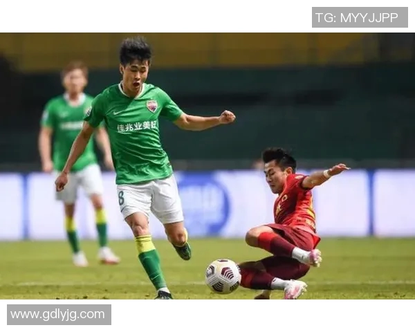 深圳篮球队耐力变革引发热议球迷期待新赛季表现提升 深圳篮球队耐力变革引发热议球迷期待新赛季表现提升